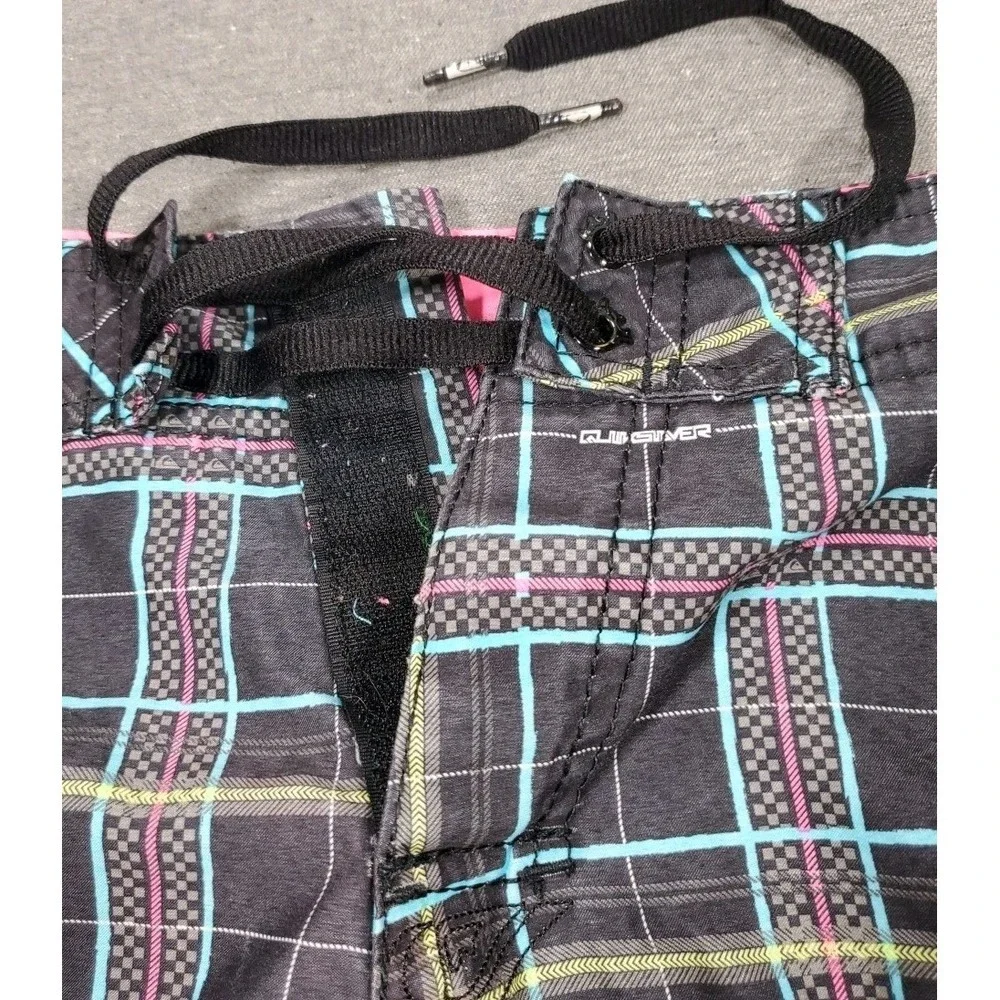 Vtg Quicksilver Board Shorts Swim Trunks Men 32 34 Black Blue Pink Plaid 90s Y2K